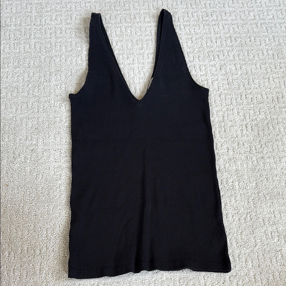 Women's Tank Tops Bundle - Picture 8 of 9
